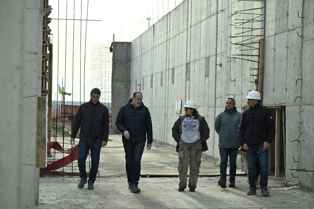 El intendente Susbielles supervisó las obras de agua de Bosque Alto y Planta Patagonia