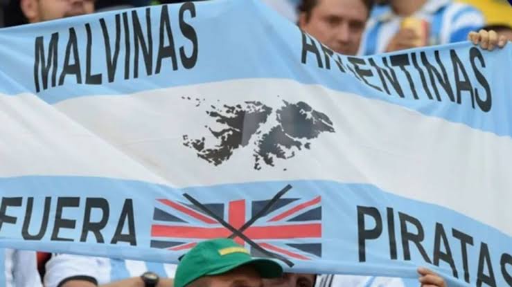 Argentina vs. Inglaterra: prohíben el ingreso al estadio con banderas alusivas a Malvinas