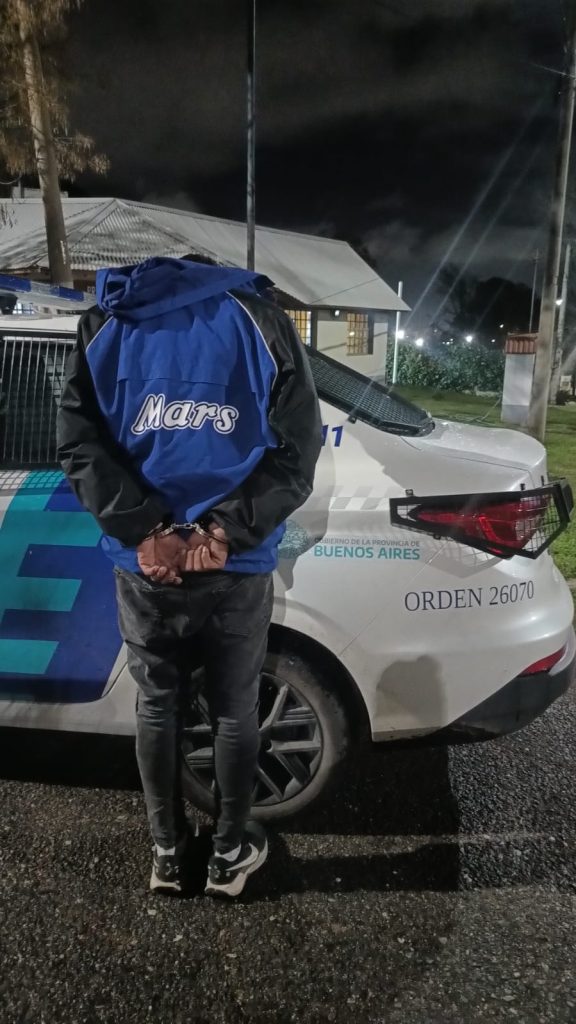 Circulaba alcoholizado y con cocaína y su acompañante era buscado por robo