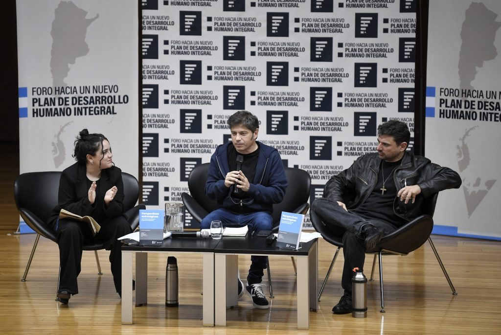 “Las nuevas canciones no las va a componer alguien que venga de afuera, las va a escribir nuestro pueblo”, expresó Kicillof