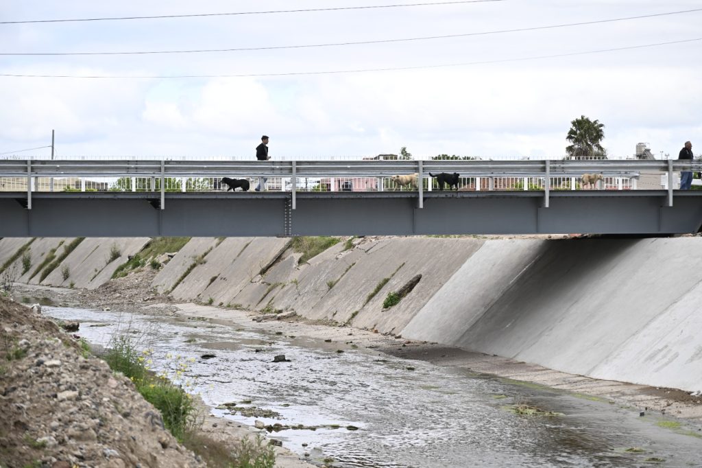 El Municipio habilita el puente metálico de calle Líbano sobre el canal Maldonado